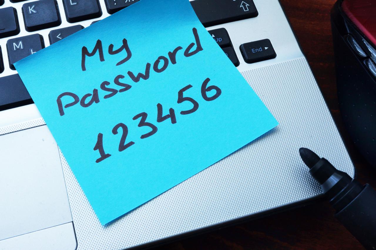簡単すぎるパスワード、デフォルトに設定するのを禁止 イギリス政府が法案提出