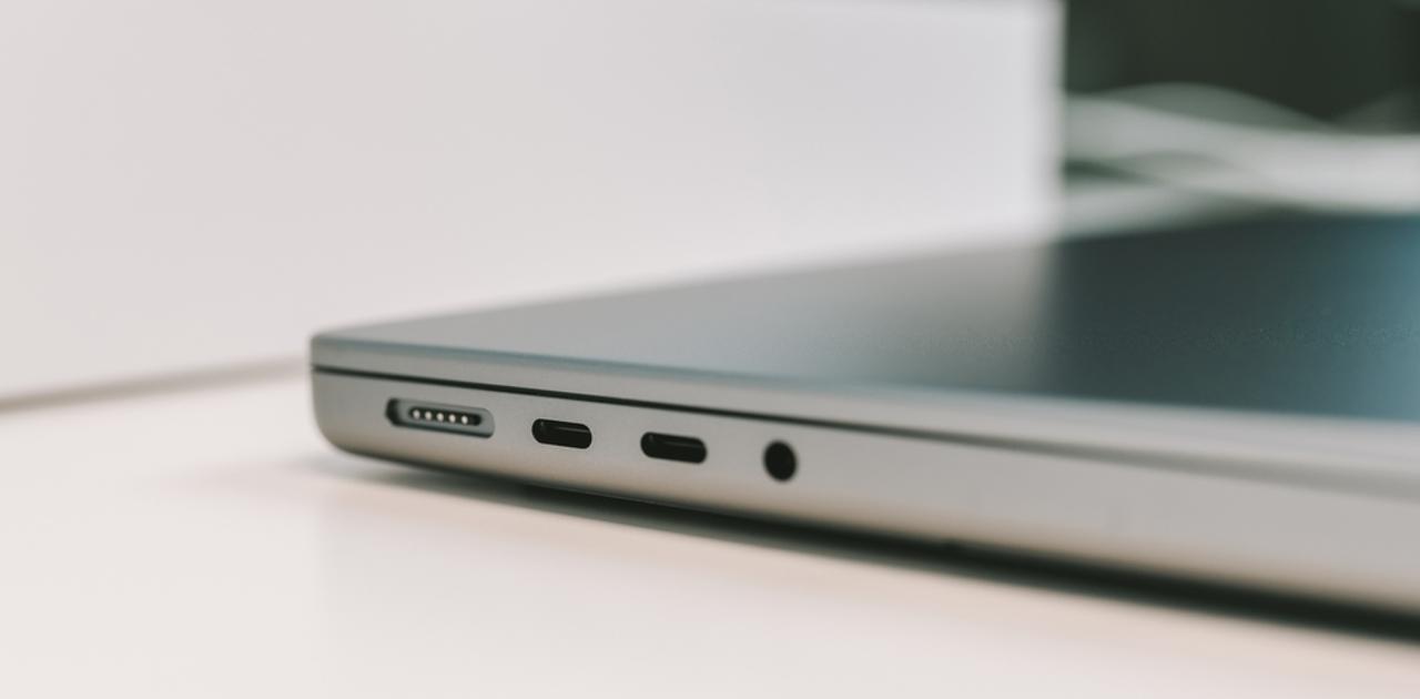 2017 2018 MacBook Pro イエロー機能