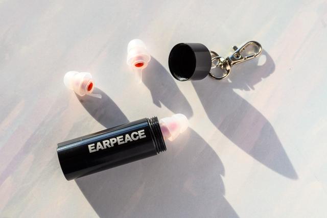 211216EARPEACE-02