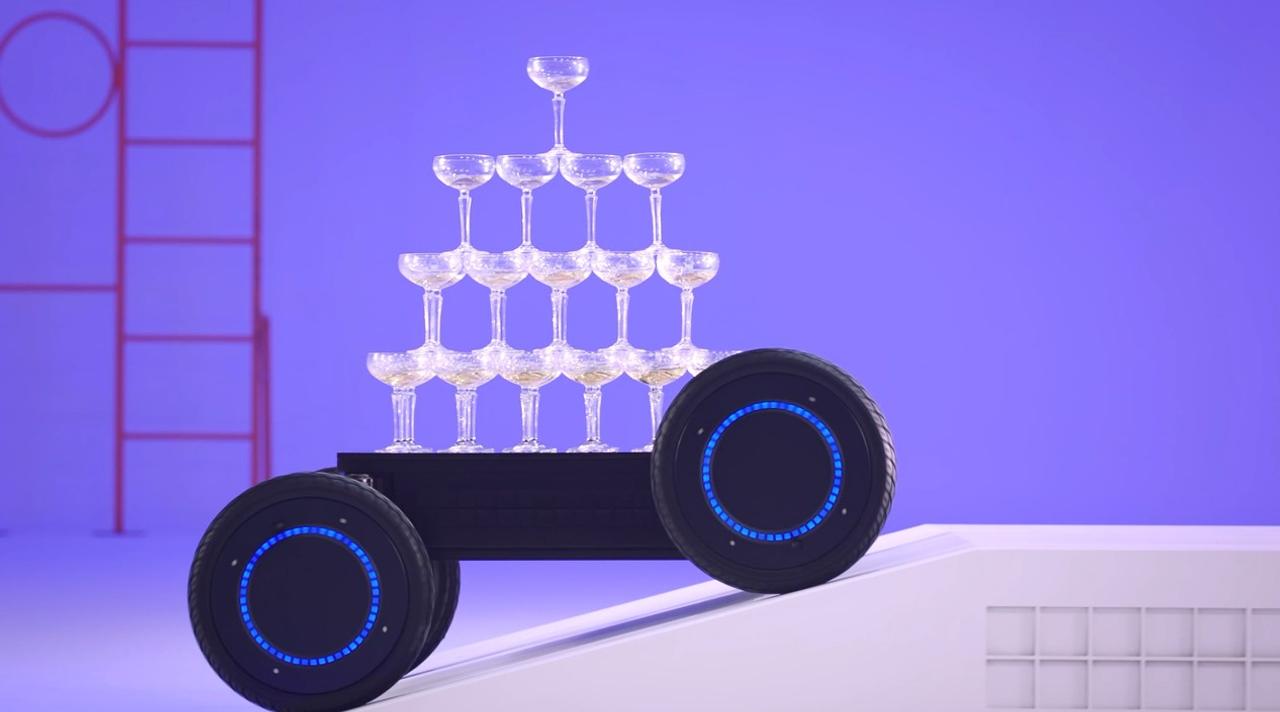 バランス感覚抜群！ Hyundaiの四輪ロボ｢MobED｣は何でも運びます