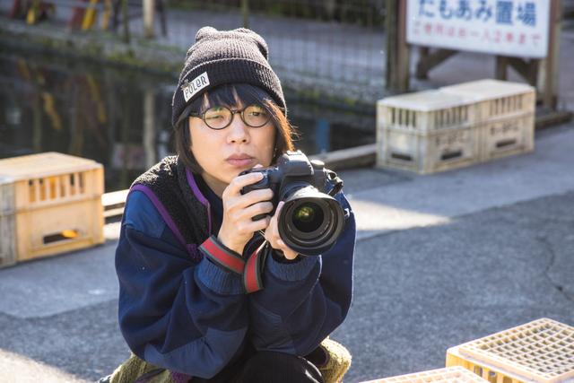 撮るよりも撮られたいマジで カメラ好きあるある 撮影している人が写らない問題 を解決する斬新カメラ ギズモード ジャパン