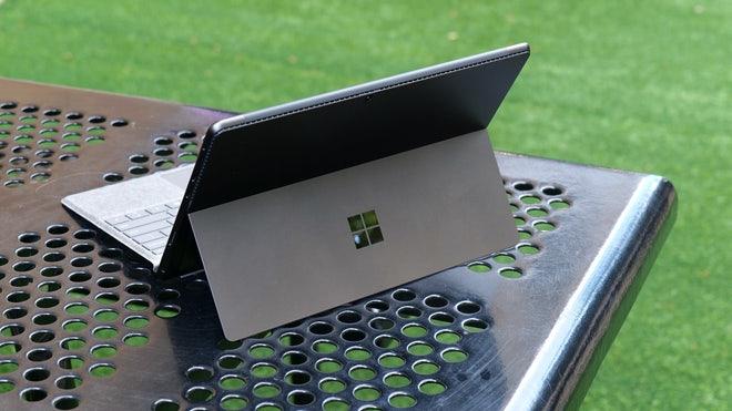 Surface Go 3に渋いマットブラック新色やLTEモデルが追加 | ギズモード 