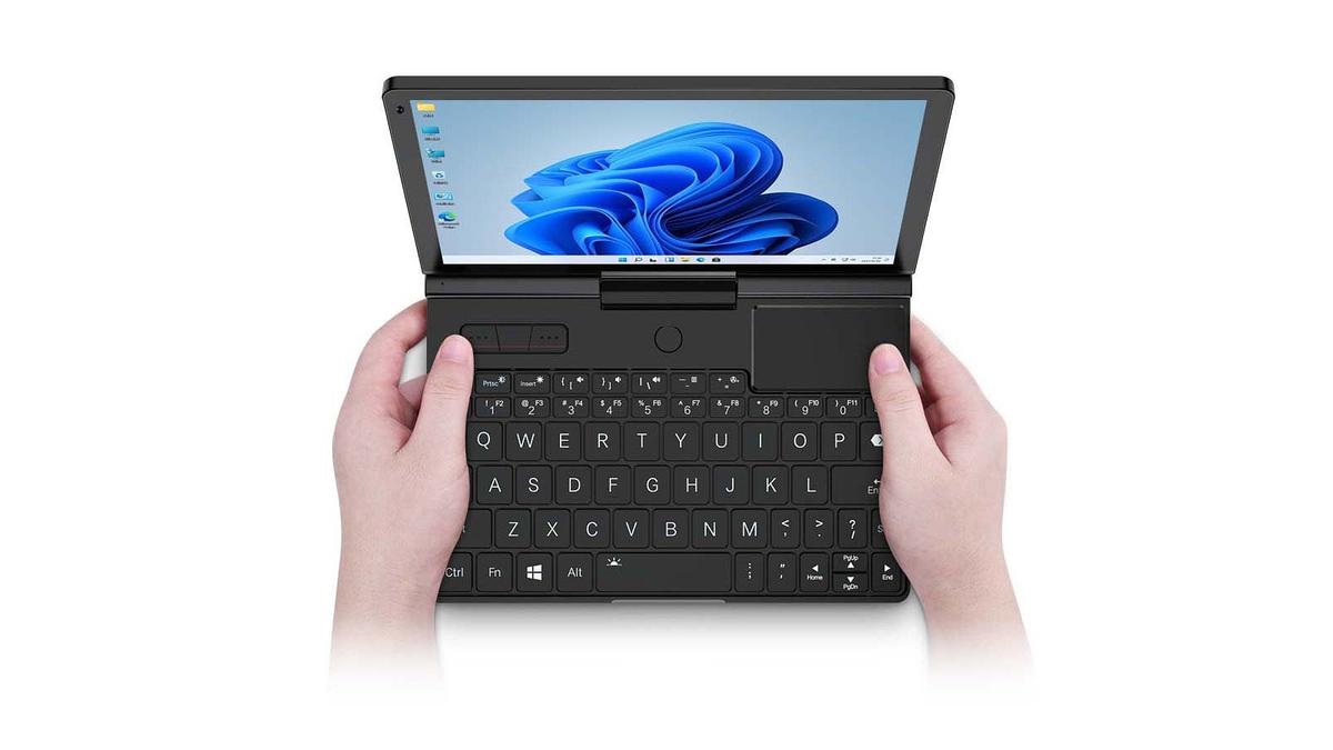 小型タブレット大なのにガチなPC。ガツガツ文字入力できる8インチ 