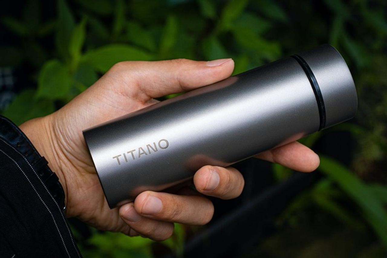 繊細な飲み物に！超軽量チタンボトル｢Micro Therma｣が登場