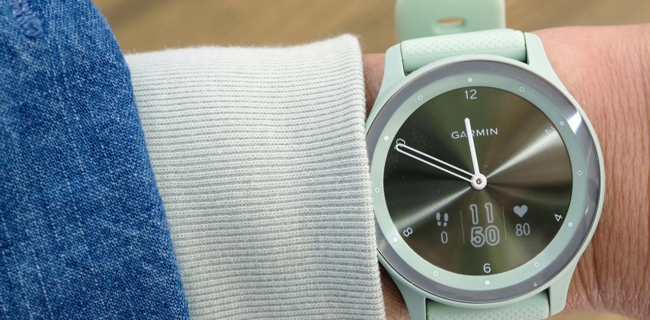 24時間、私の体を見える化。Suica機能付きハイブリッドスマート 