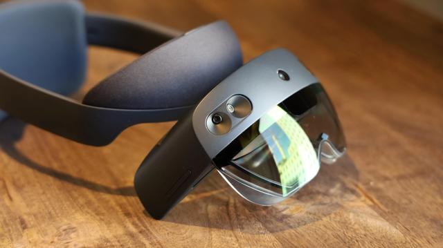 220204nomorehololens301