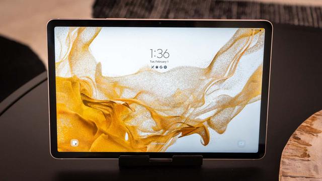14インチ超えの巨大タブレット・Galaxy Tab S8 UltraはiPad Pro 14インチ超えの巨大タブレット・Galaxy Tab S8 UltraはiPad Pro