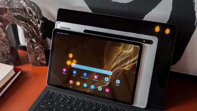 14インチ超えの巨大タブレット・Galaxy Tab S8 UltraはiPad Proのライバル | ギズモード・ジャパン 14インチ超えの巨大タブレット・Galaxy Tab S8 UltraはiPad Proのライバル | ギズモード・ジャパン