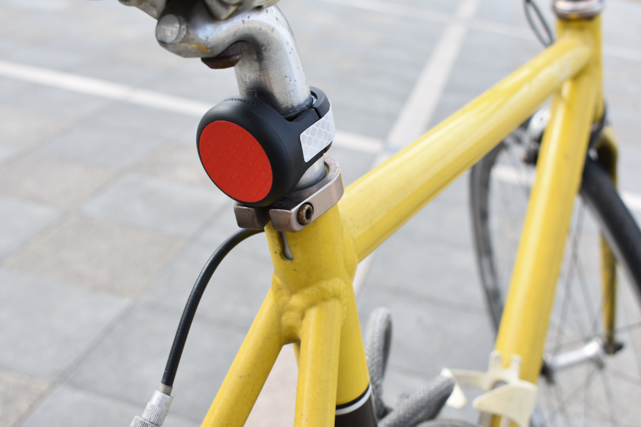 自転車の盗難対策は万全。AirTag専用バイクマウントを試してみた！