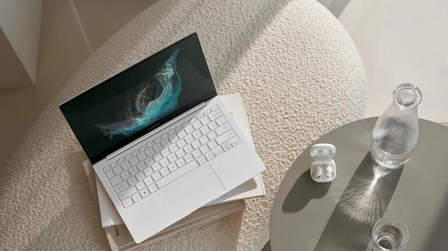 220228gaalxybook2pro02