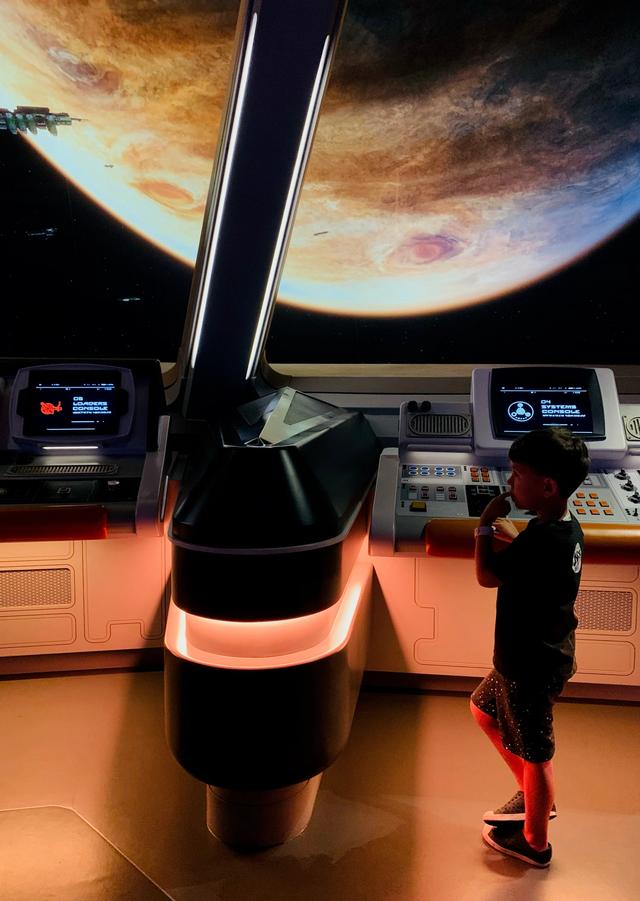 220301galaxticstarcruiserhotel03