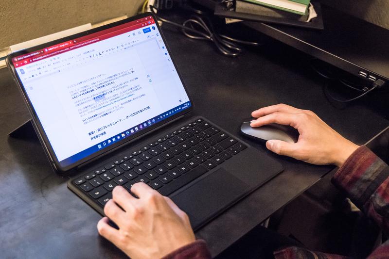 ディスプレイだけのPCって超便利じゃん。Windows搭載タブレットとして 