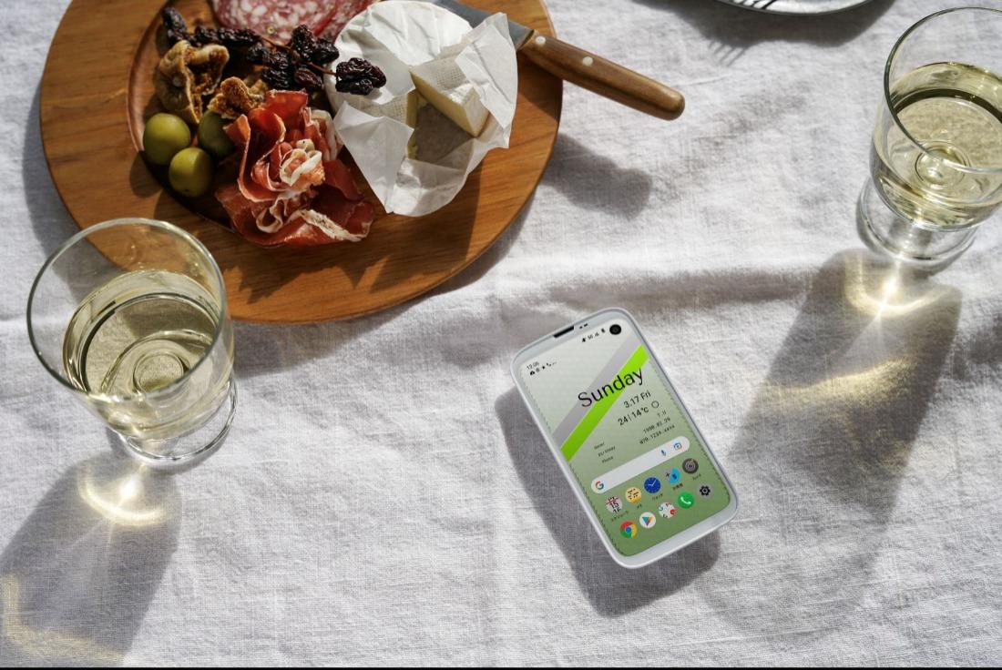BALMUDA Phone｣のSIMフリー版がズドンと値下げ | ギズモード・ジャパン
