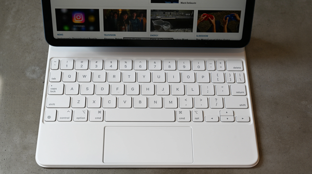 20220328iPadAir2022_magicKeyboard