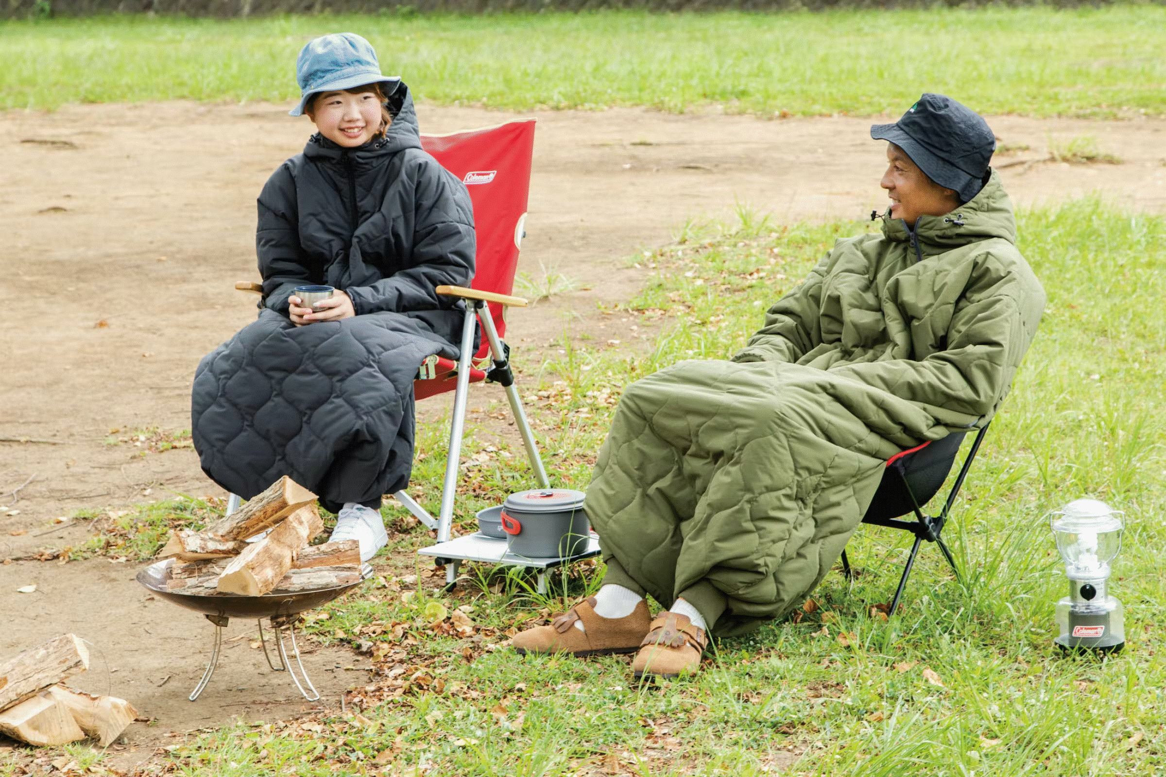 動きずらさを解消！ 着たまま動けるモモンガフォルムの寝袋