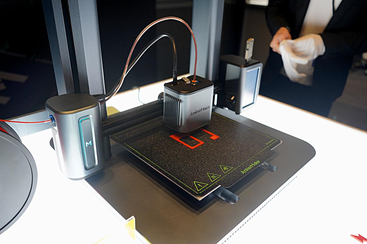 Ankerの｢家庭用｣高速3Dプリンター見てきたよ！ 出力の速度を動画でどうぞ