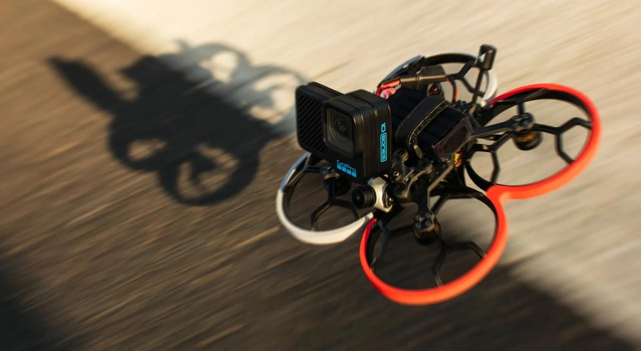 たったの54g！ FPVドローン向けの超軽量GoPro｢HERO10 Black Bones｣が登場