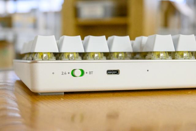 220419RAZER-06