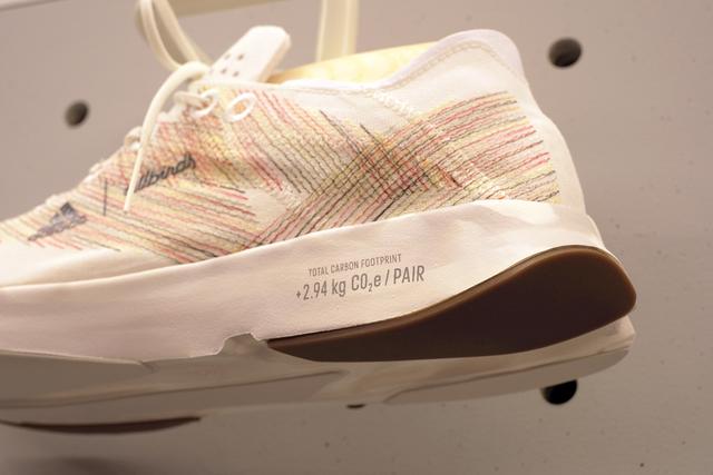 220420_adizero_allbirdscloseup2