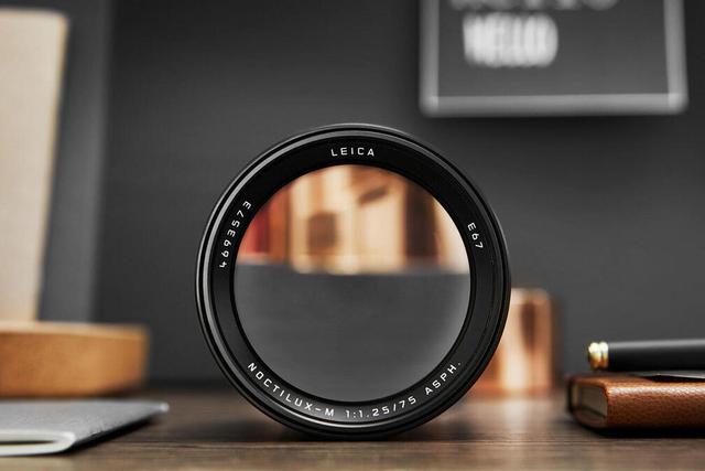 Ambient-Shoot_Leica-Noctilux-M-75-1512-x-1008_teaser-1316x878