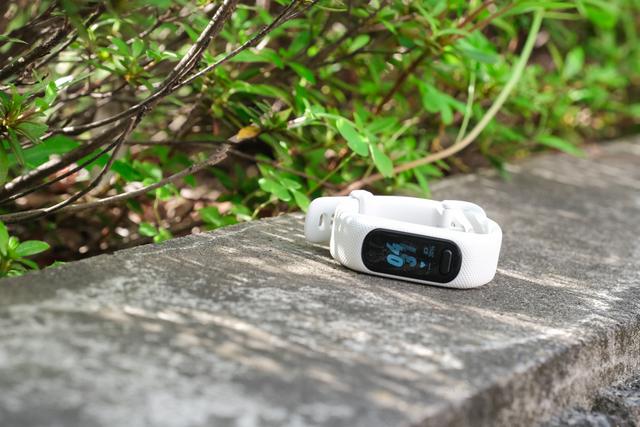 Garmin Vívosmart 5 ガーミン ヴィヴォスマート S.M 黒（vívosmart 5  