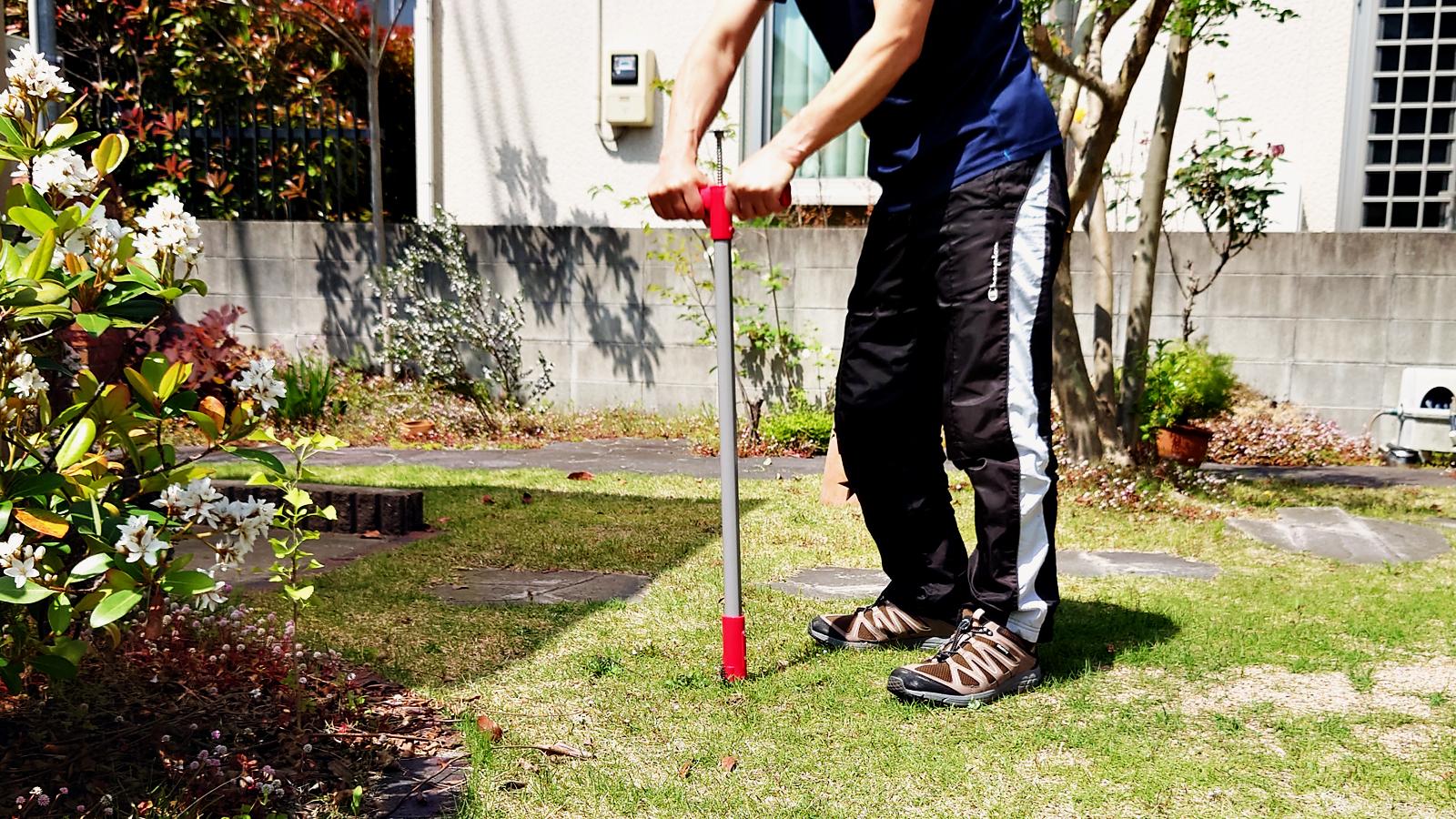 立ったまま雑草を抜けば腰が痛くない！雑草と戦う人に使って欲しい｢腰