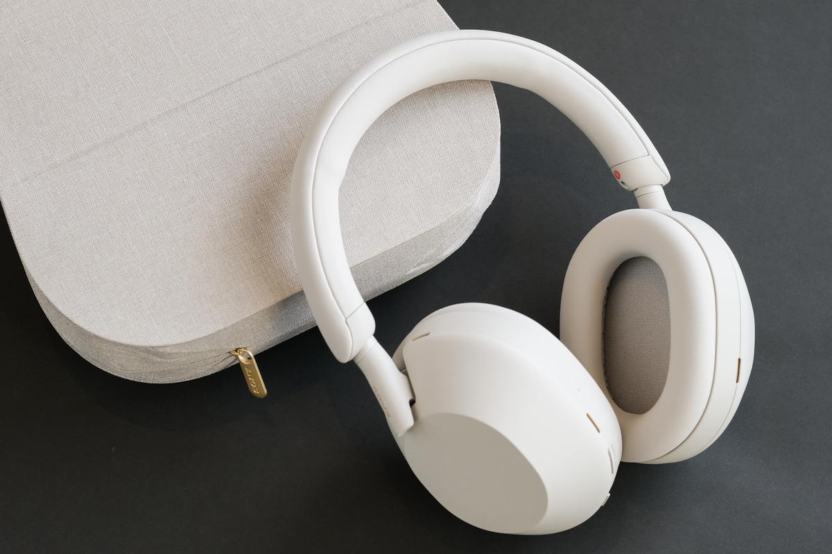 最強を更新する時が来た。ソニーのワイヤレスヘッドホン「WH-1000XM5 