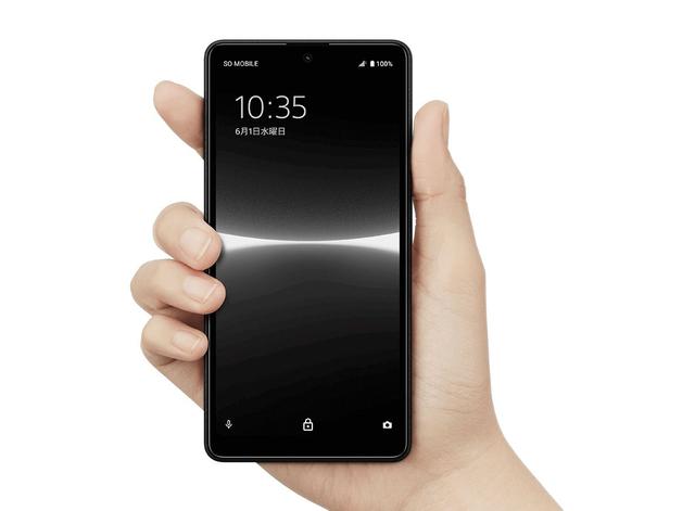 XperiaAceIII_in-hand