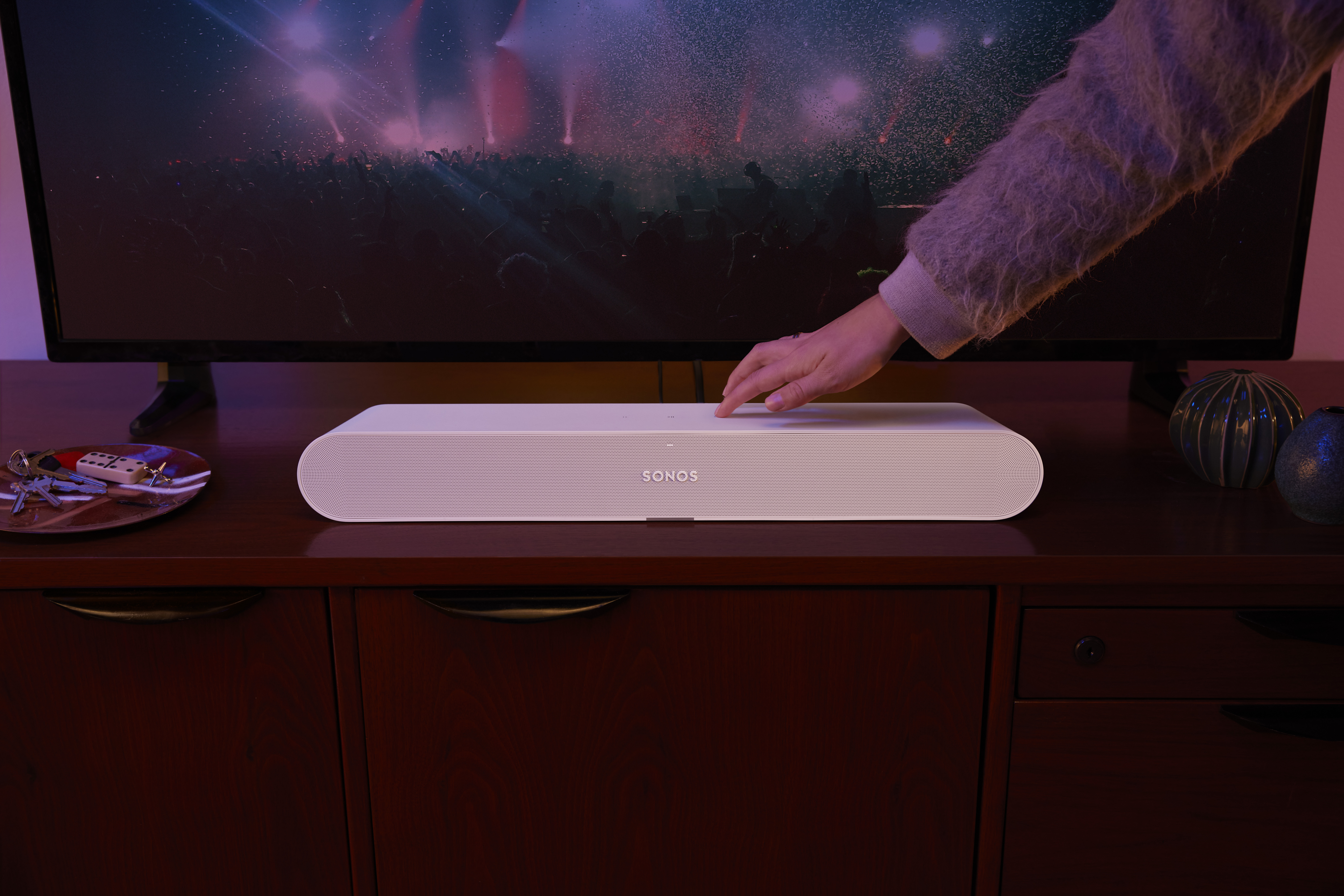 【最終価格】SONOS Ray スピーカー ホワイト ヨドバシ.com - Sonos ソノス サウンドバー Sonos Ray（ソノス レイ