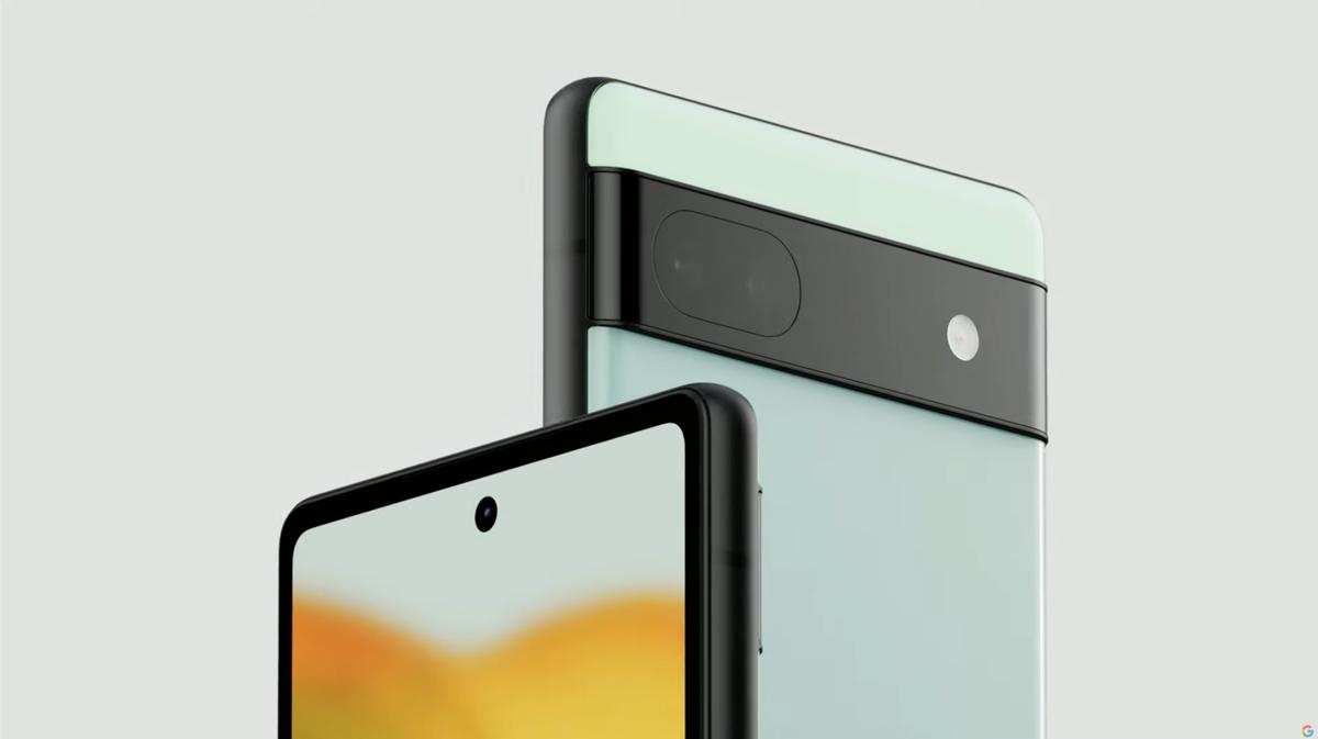 出ました、Pixel 6a。無印のPixel 6と比較してみましょう 