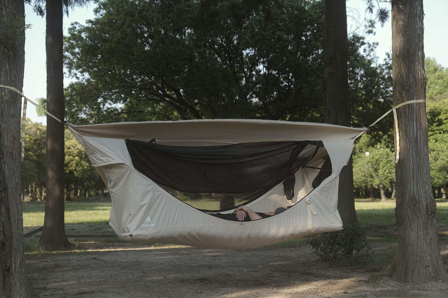 リゾート感のあるハンモックテント｢Haven Tent Safari｣で空中 