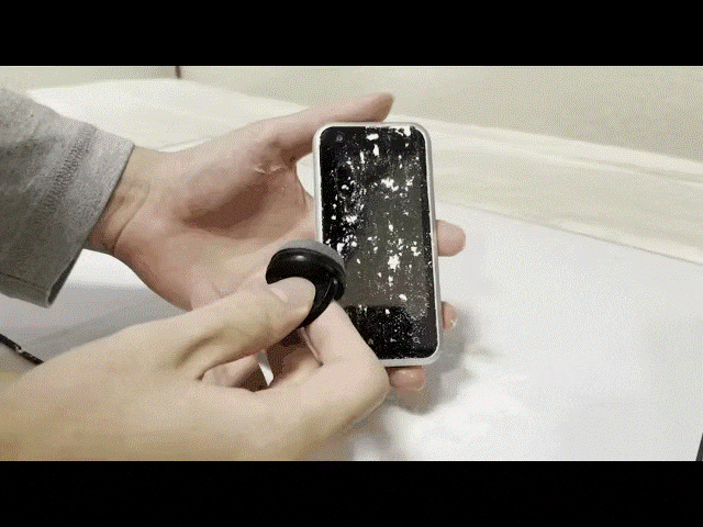 ベルトやポケットに装着ok 即使える画面クリーナーでスマホ画面やレンズを美しくキープ ギズモード ジャパン ベルトやポケットに装着ok 即使える画面クリーナーでスマホ画面やレンズを美しくキープ ギズモード ジャパン