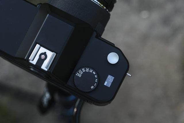 レンズ交換ができるインスタントカメラ｢NONS SL42 MK2｣でオールド 