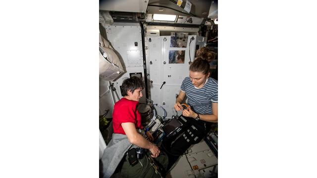 220527_iss03