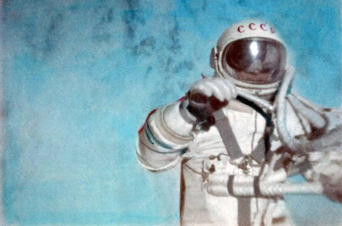 アレクセイ・レオーノフが85歳で死去：世界で初めて宇宙遊泳を