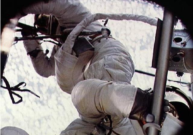220617spacewalk5