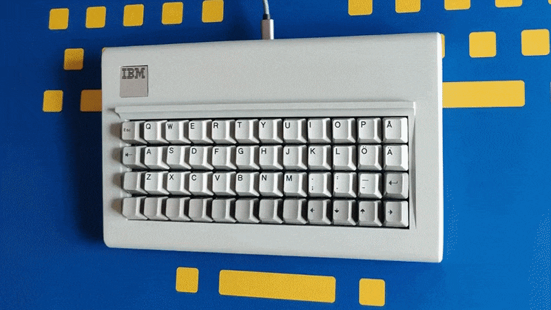 IBM｢Model F｣風のコンパクトなキーボードをDIY