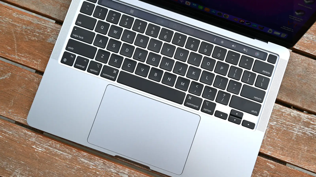 13インチ M2 MacBook Proは“プロ”感が失われている | ギズモード・ジャパン