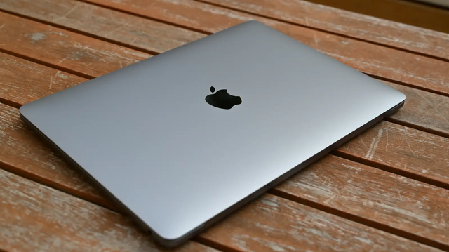 13インチ M2 MacBook Proは“プロ”感が失われている | ギズモード 13インチ M2 MacBook Proは“プロ”感が失われている | ギズモード