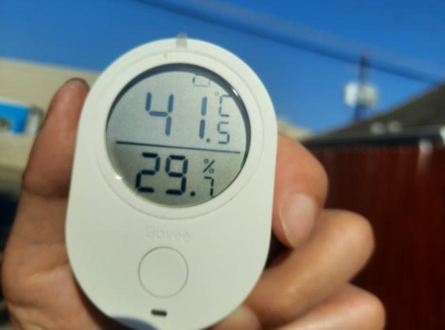 酷暑22_01_温度計
