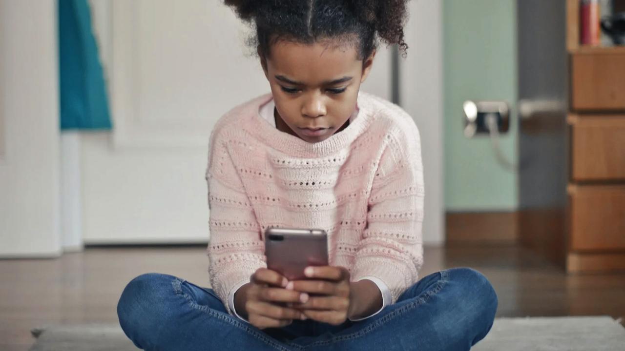 子どもの新しいスマートフォンにペアレンタルコントロールを設定する方法
