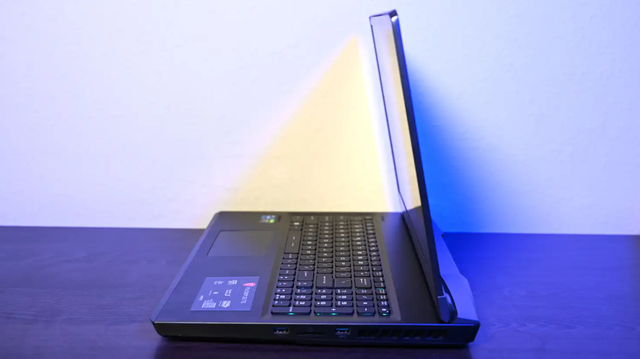 20220630MSI_RaiderGE76_2022_e