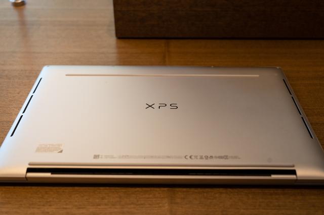 20220701-white_back