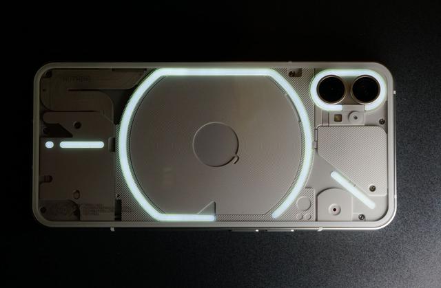 スケルトンスマホ Phone 1 説明会で知ったnothingの高すぎる透明性 ギズモード ジャパン