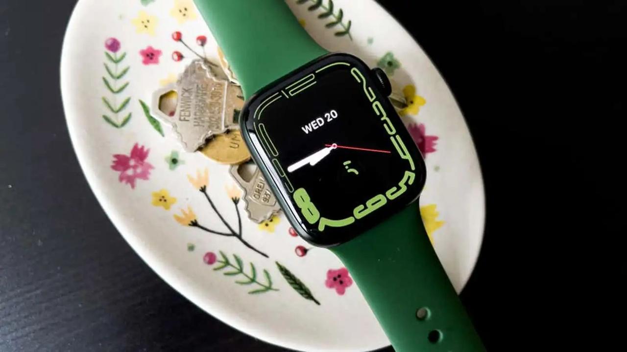 この秋、Apple WatchにProが来る？ 著名アナリストが予言