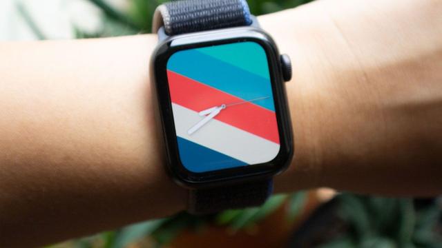 201001_applewatchsereview_stripeywatchface