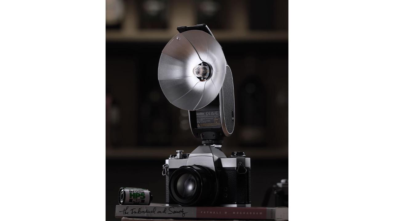 ライカやZfcと結婚してほしいクラシカルデザインなフラッシュ