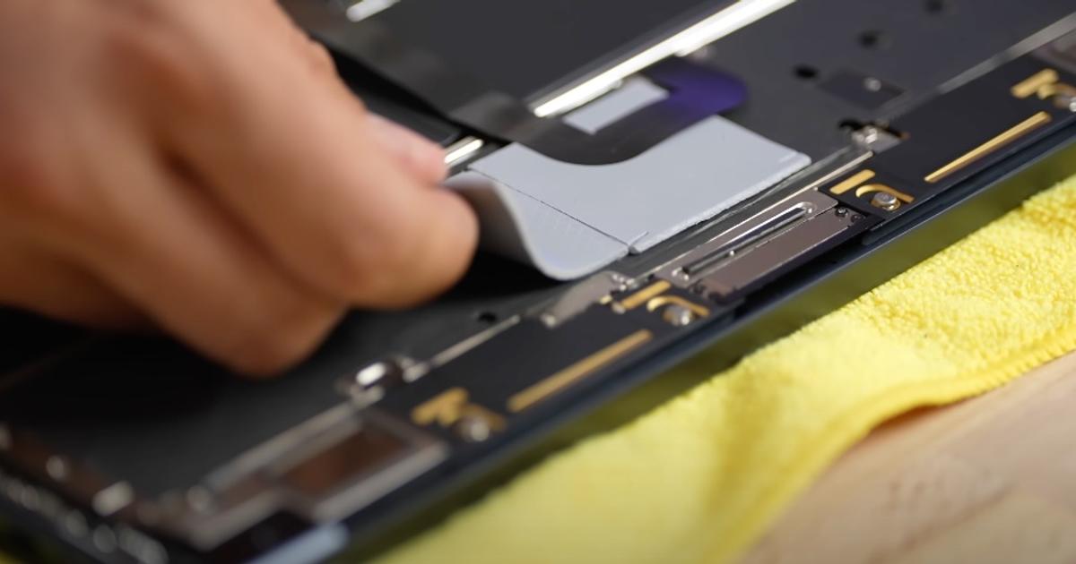 M2 MacBook Airもサーマルパッドを貼るだけで性能があがる。必要なのは 