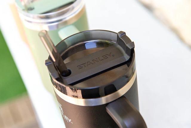 220728stanleybottle_03