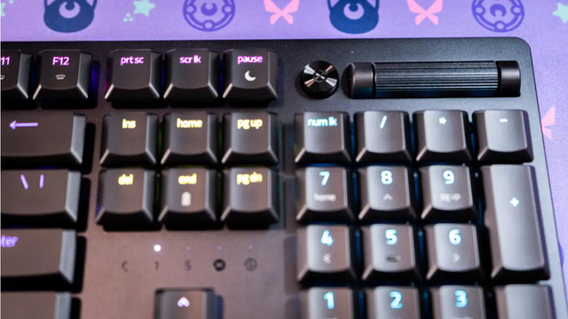20220728RazerDeathStalker_v2_Pro_b_volumeknob